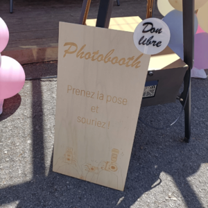 Fabrication panneau en bois pour location d'un photobooth borne selfie Le Havre